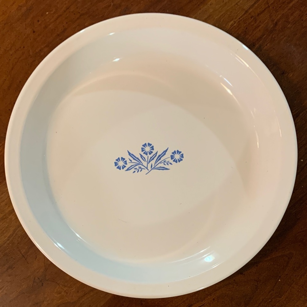 Corningware 🇨🇦 Pie Plate with Blue Floral Accent